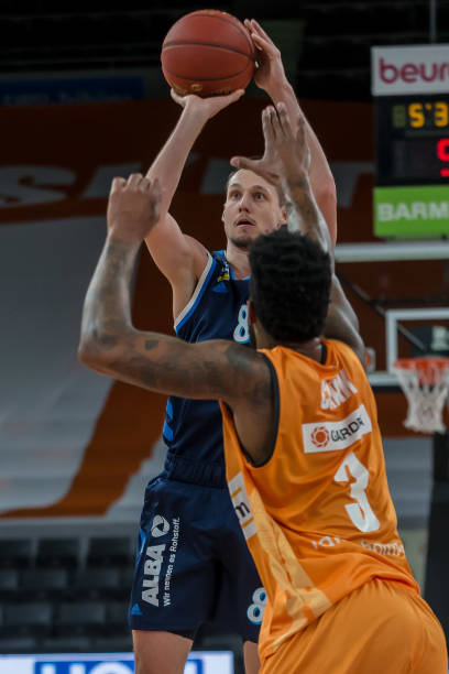 展现出多样 展现出多样